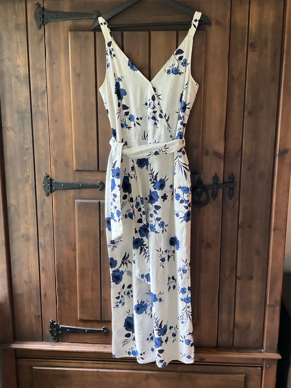 Dynamite White & Blue Floral Linen Blend Wide Leg Jumpsuit NWOT Medium